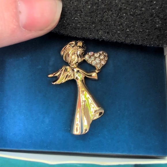 Avon Jewelry - 2007 Avon With All My Heart Angel Pin Clear/Hope NIB NEW IN BOX